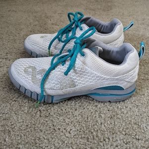 Ahnu yoga flex white sneakers size 7